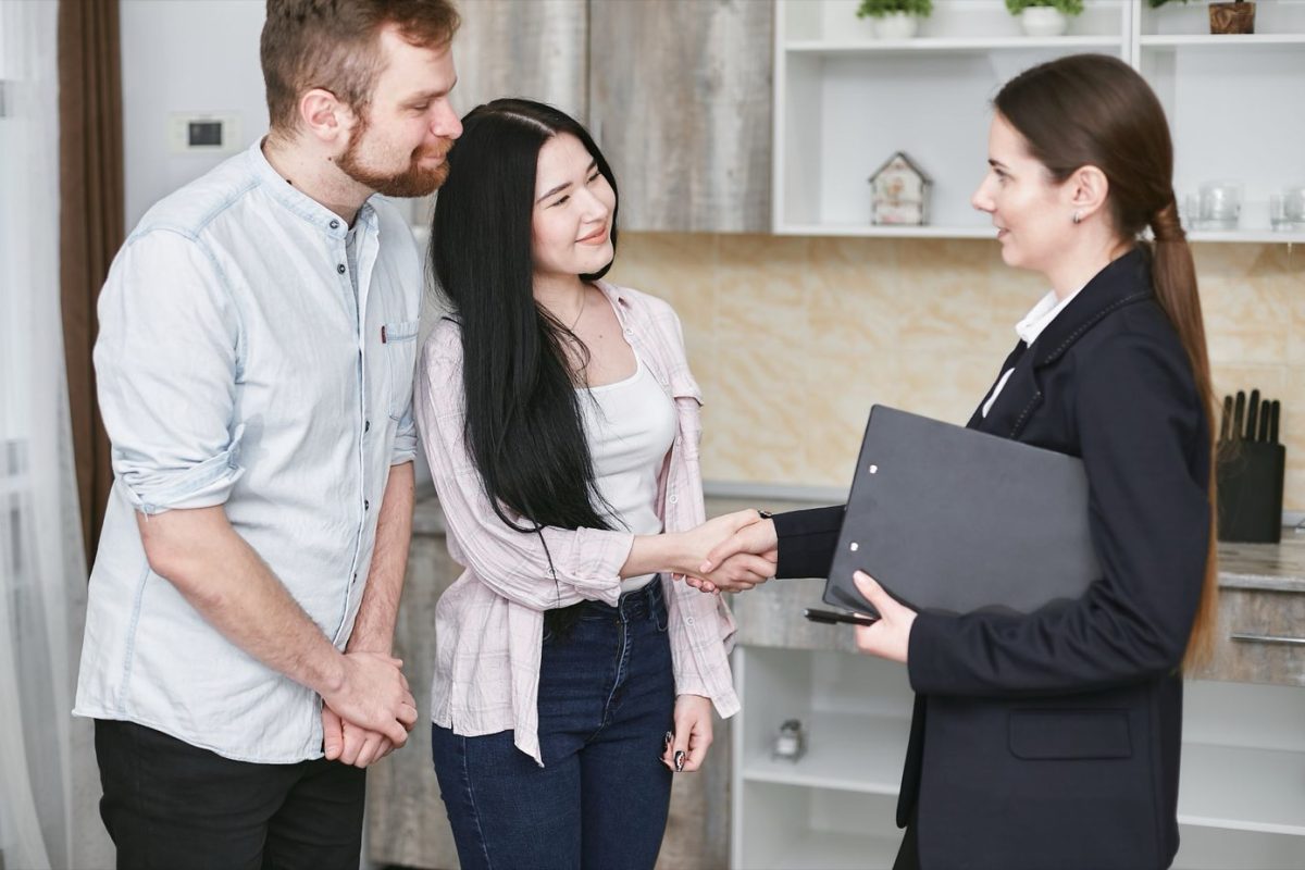 Négocier avec les assureurs pour augmenter vos interventions